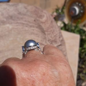 Gorgeous ring! Size 8